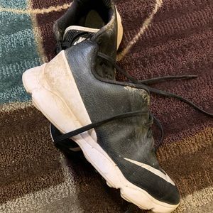 Nike boys golf cleats size 5Y